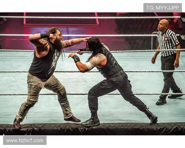 足球明星跨界挑战WWE赛场展现全新魅力与激情的精彩对决